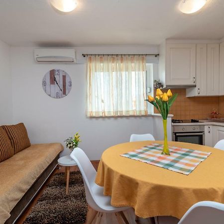 Apartment Dinka Trogir Eksteriør bilde