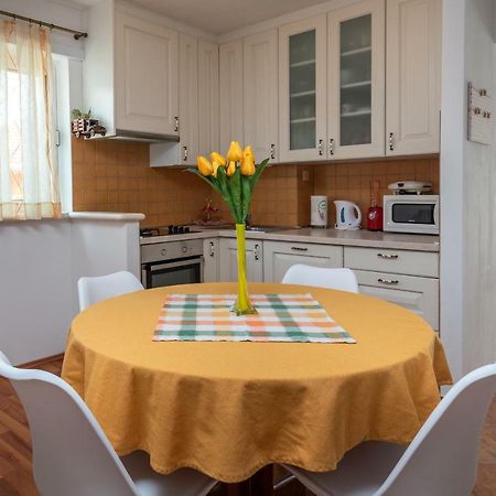 Apartment Dinka Trogir Eksteriør bilde