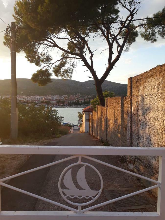Apartment Dinka Trogir Eksteriør bilde