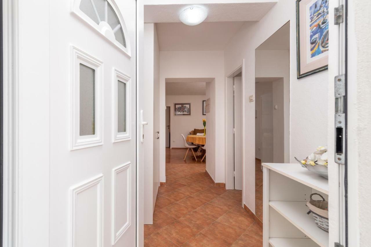 Apartment Dinka Trogir Eksteriør bilde