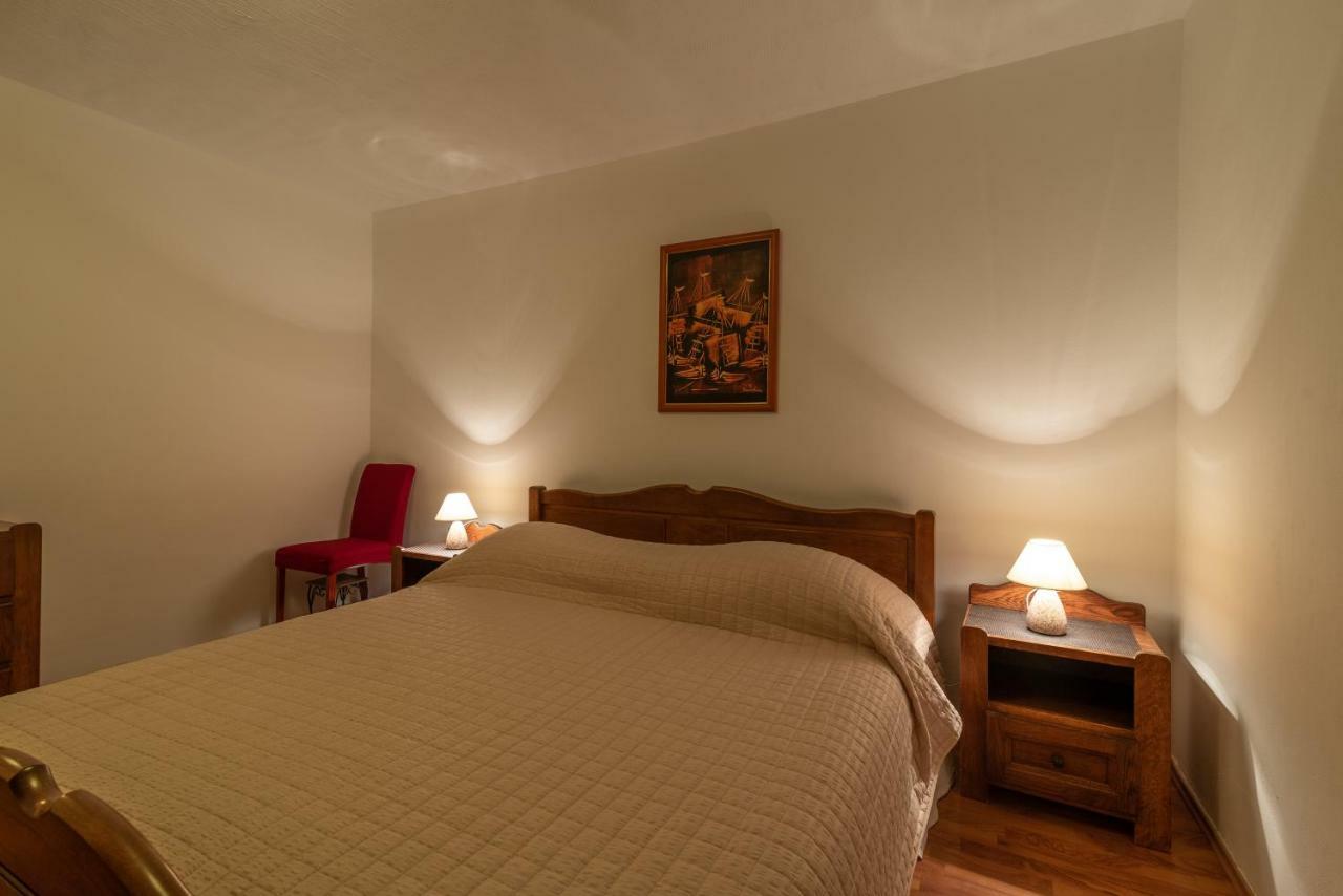 Apartment Dinka Trogir Eksteriør bilde