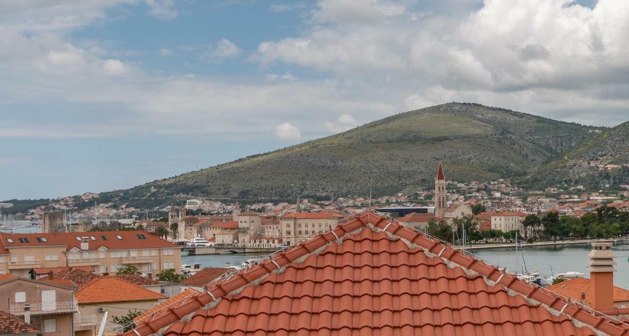 Apartment Dinka Trogir Eksteriør bilde