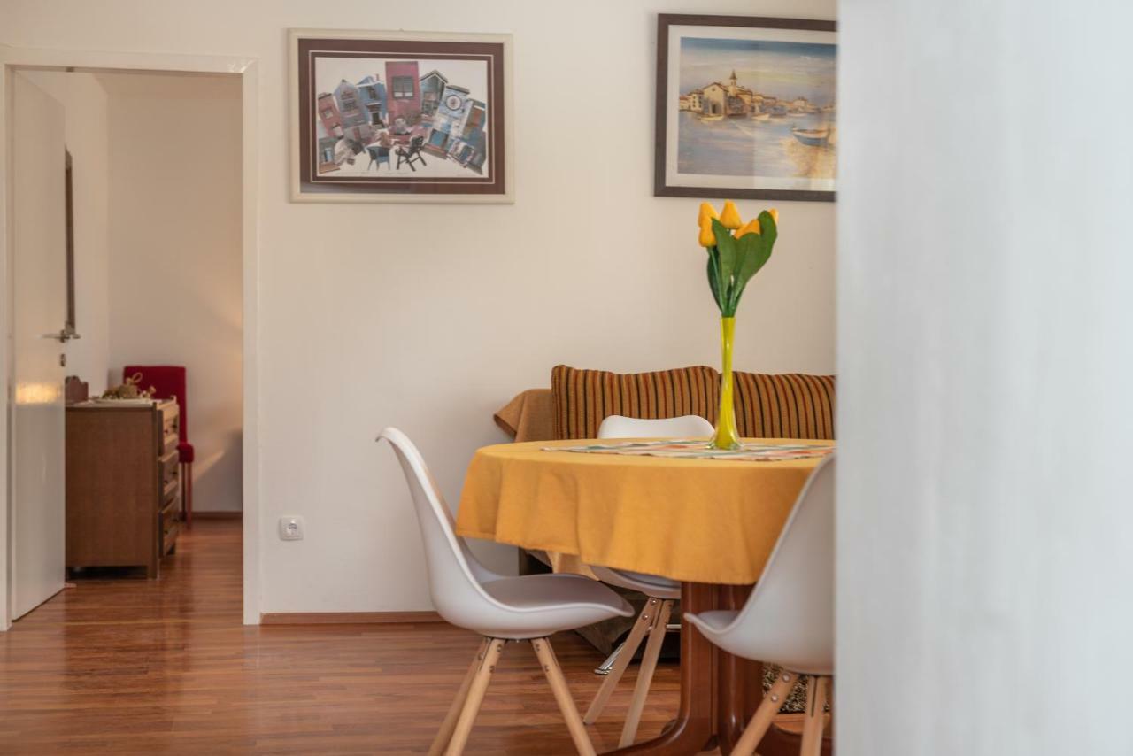 Apartment Dinka Trogir Eksteriør bilde