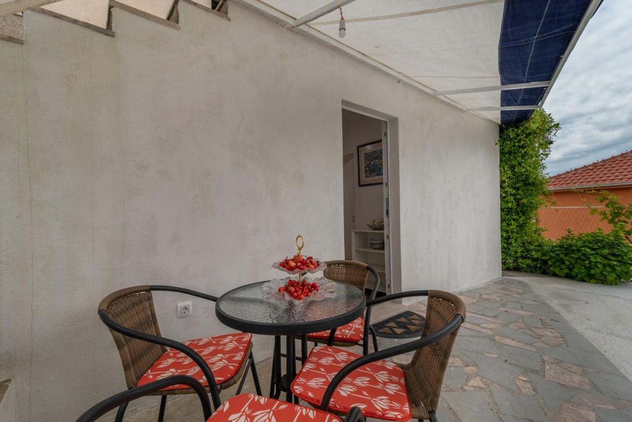 Apartment Dinka Trogir Eksteriør bilde