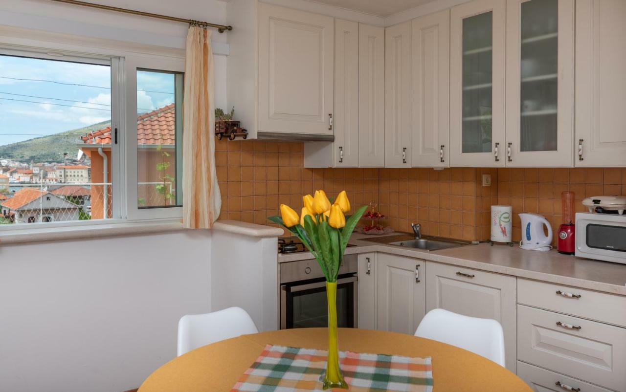 Apartment Dinka Trogir Eksteriør bilde